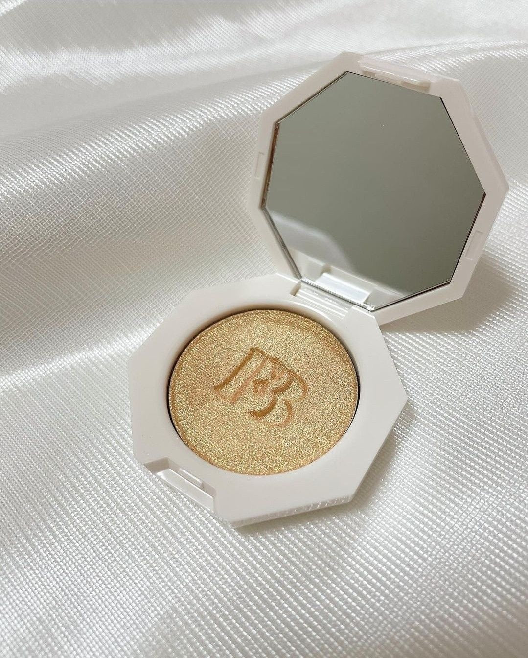 Fenty Beauty Highlighter